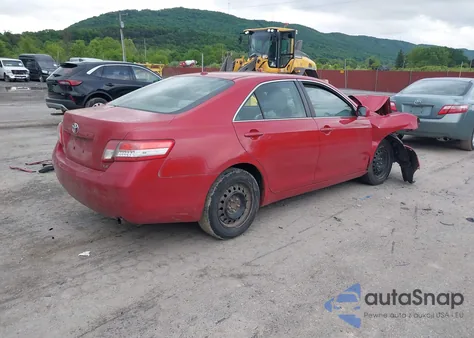 2010 Toyota Camry Le/Se/Xle z USA, uszkodzony, nr VIN 4T1BF3EK1AU524024